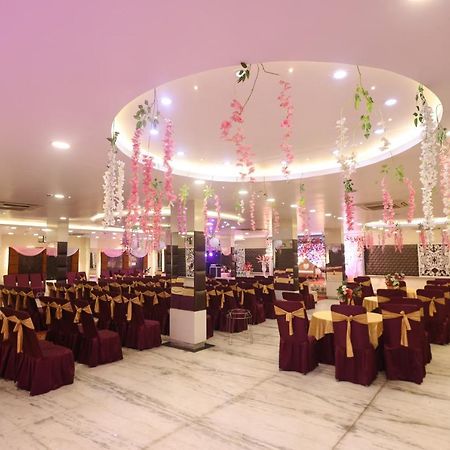 Hotel The Leaf - Gomti Nagar Lucknow Extérieur photo
