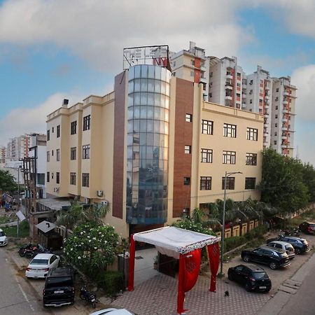 Hotel The Leaf - Gomti Nagar Lucknow Extérieur photo