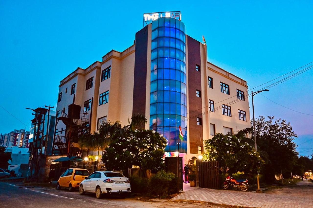 Hotel The Leaf - Gomti Nagar Lucknow Extérieur photo