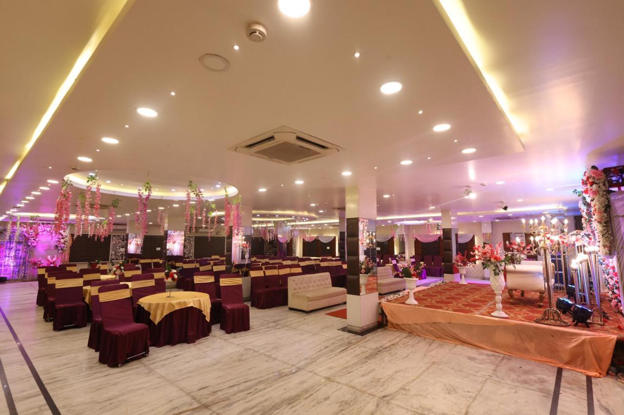 Hotel The Leaf - Gomti Nagar Lucknow Extérieur photo
