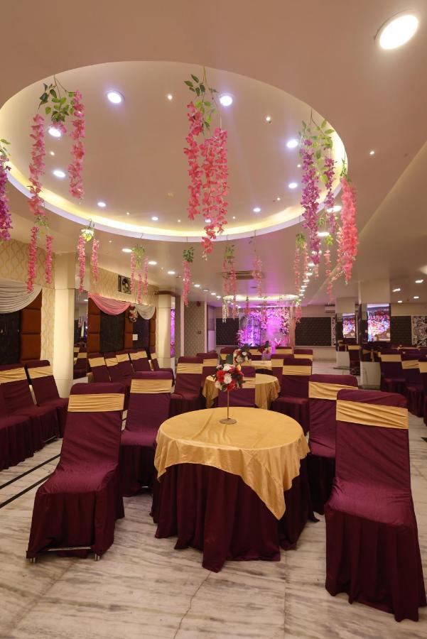 Hotel The Leaf - Gomti Nagar Lucknow Extérieur photo