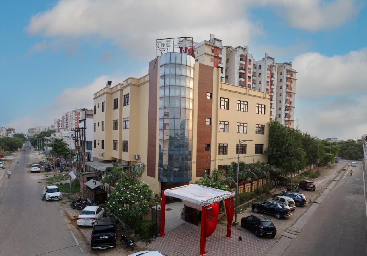 Hotel The Leaf - Gomti Nagar Lucknow Extérieur photo