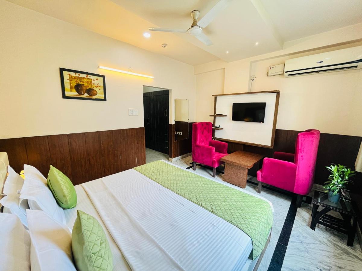 Hotel The Leaf - Gomti Nagar Lucknow Extérieur photo