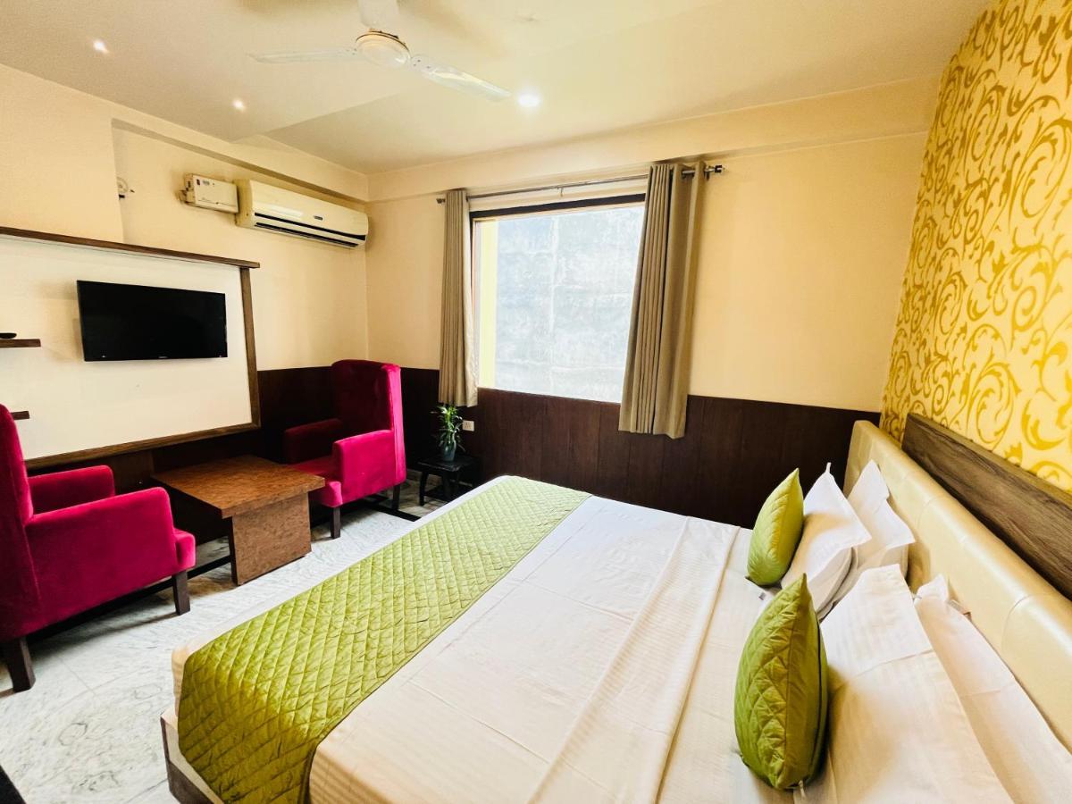 Hotel The Leaf - Gomti Nagar Lucknow Extérieur photo