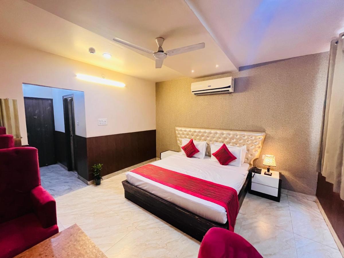 Hotel The Leaf - Gomti Nagar Lucknow Extérieur photo