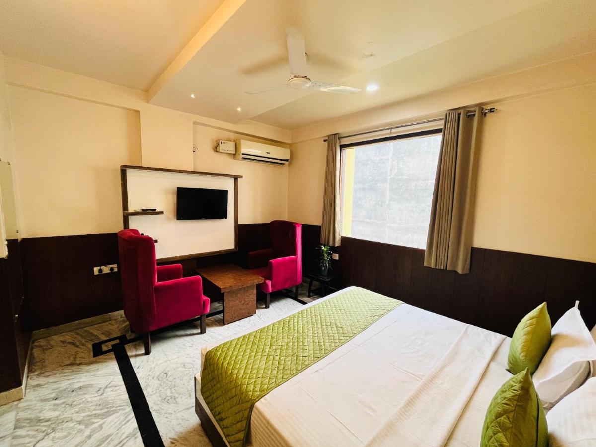 Hotel The Leaf - Gomti Nagar Lucknow Extérieur photo