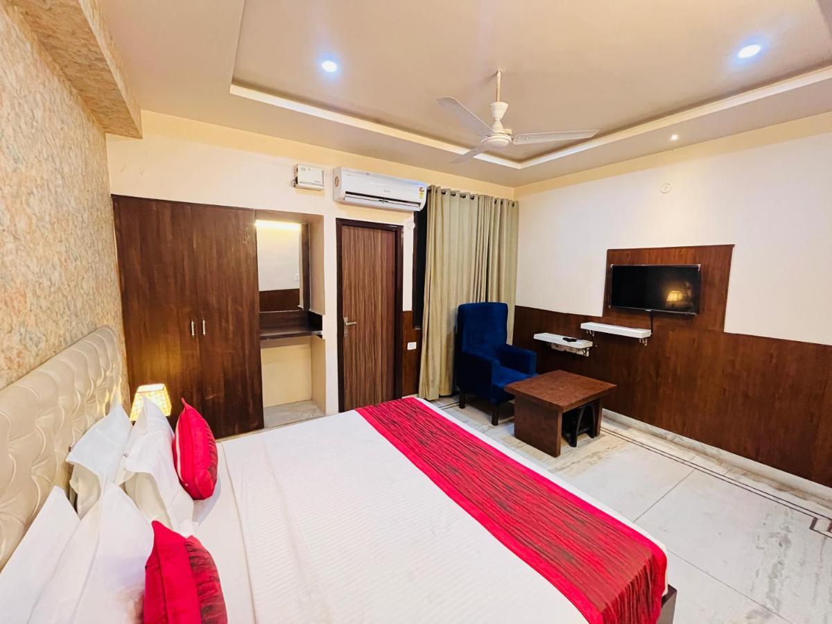Hotel The Leaf - Gomti Nagar Lucknow Extérieur photo