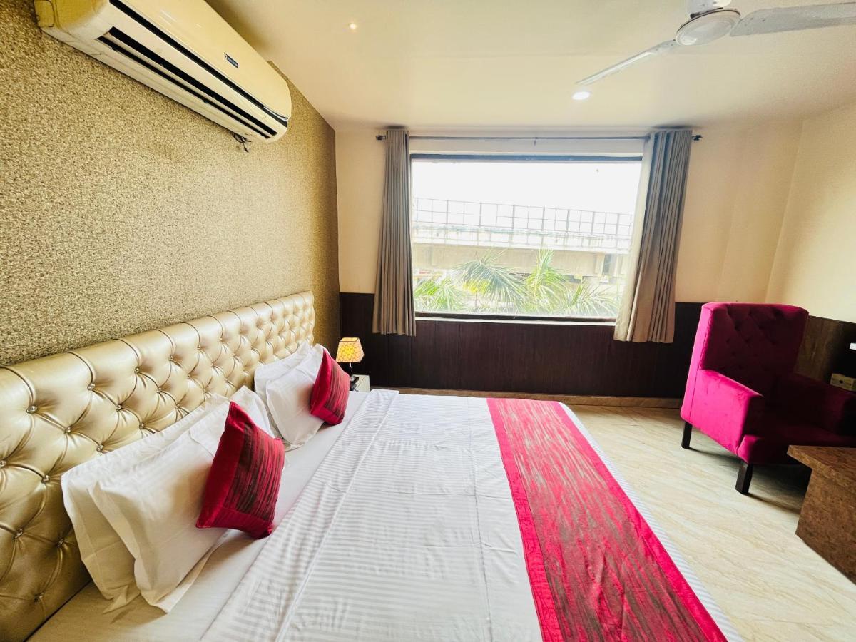 Hotel The Leaf - Gomti Nagar Lucknow Extérieur photo
