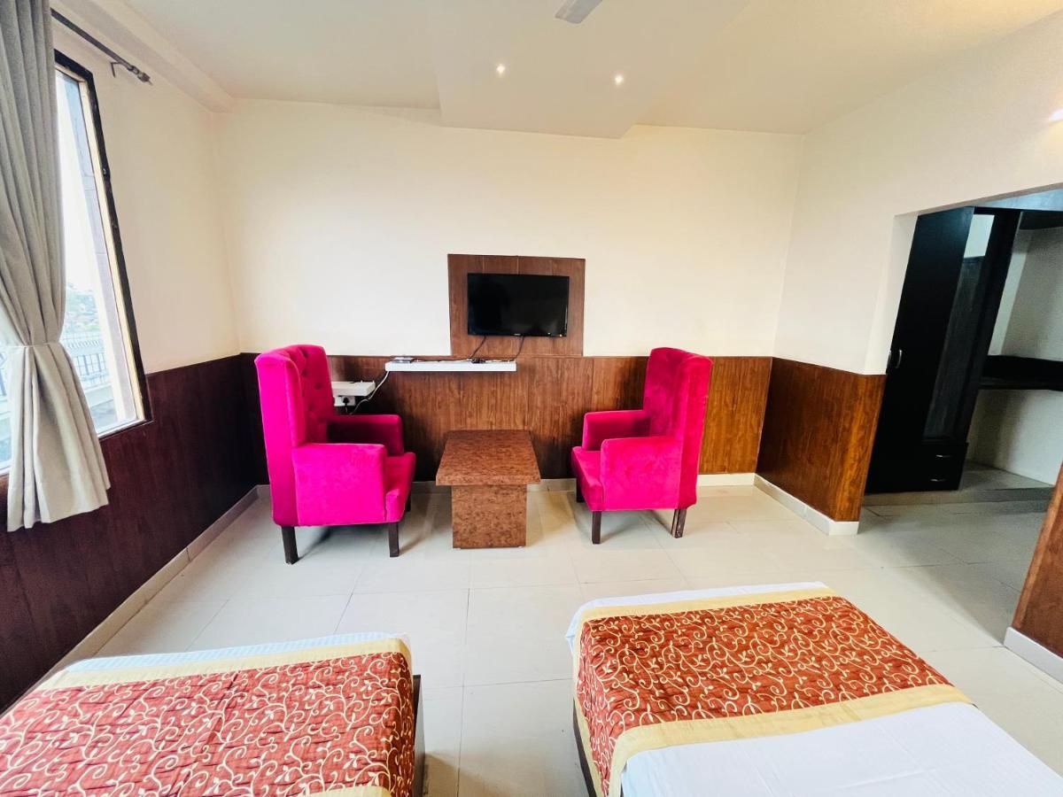 Hotel The Leaf - Gomti Nagar Lucknow Extérieur photo