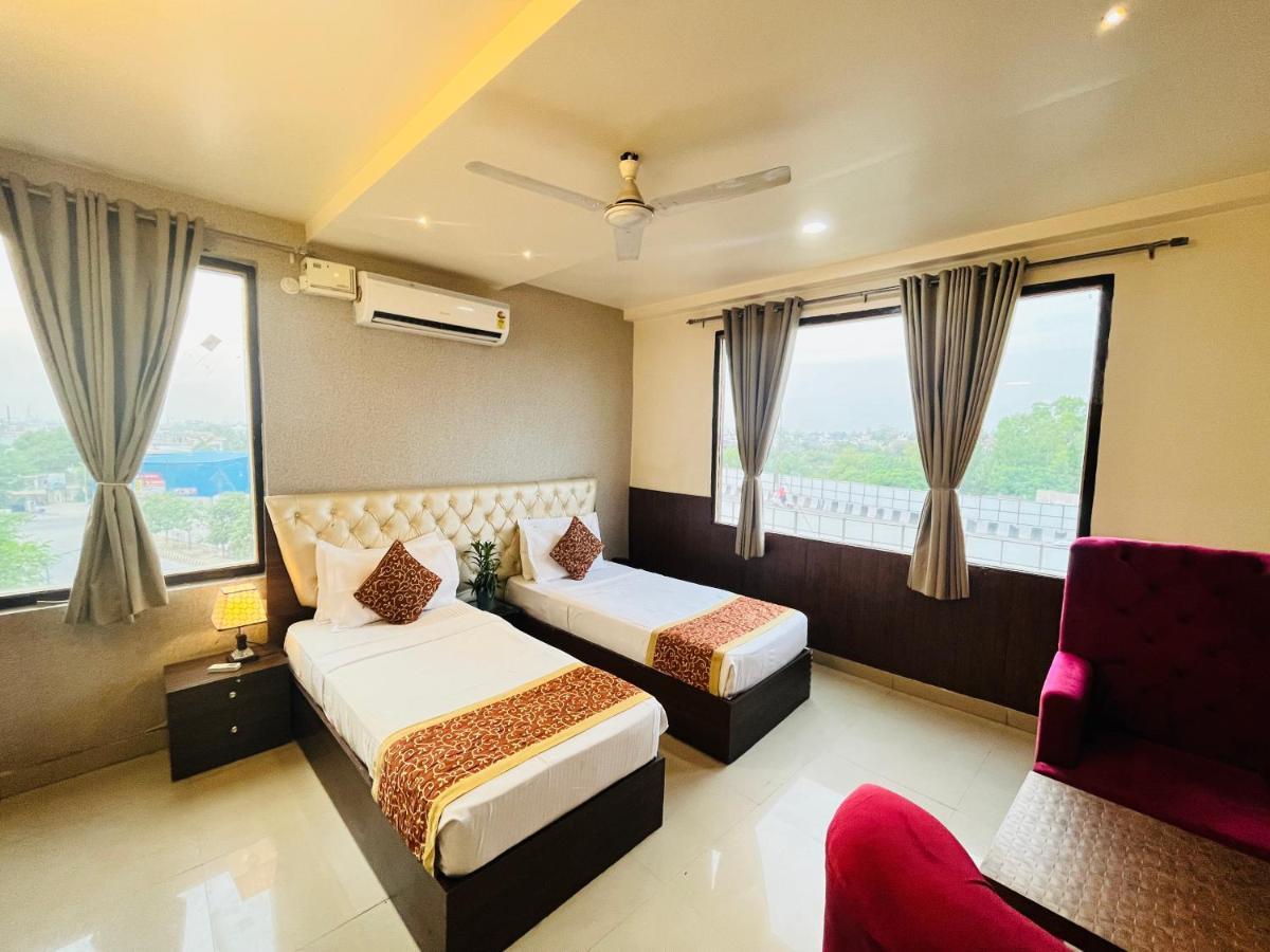 Hotel The Leaf - Gomti Nagar Lucknow Extérieur photo