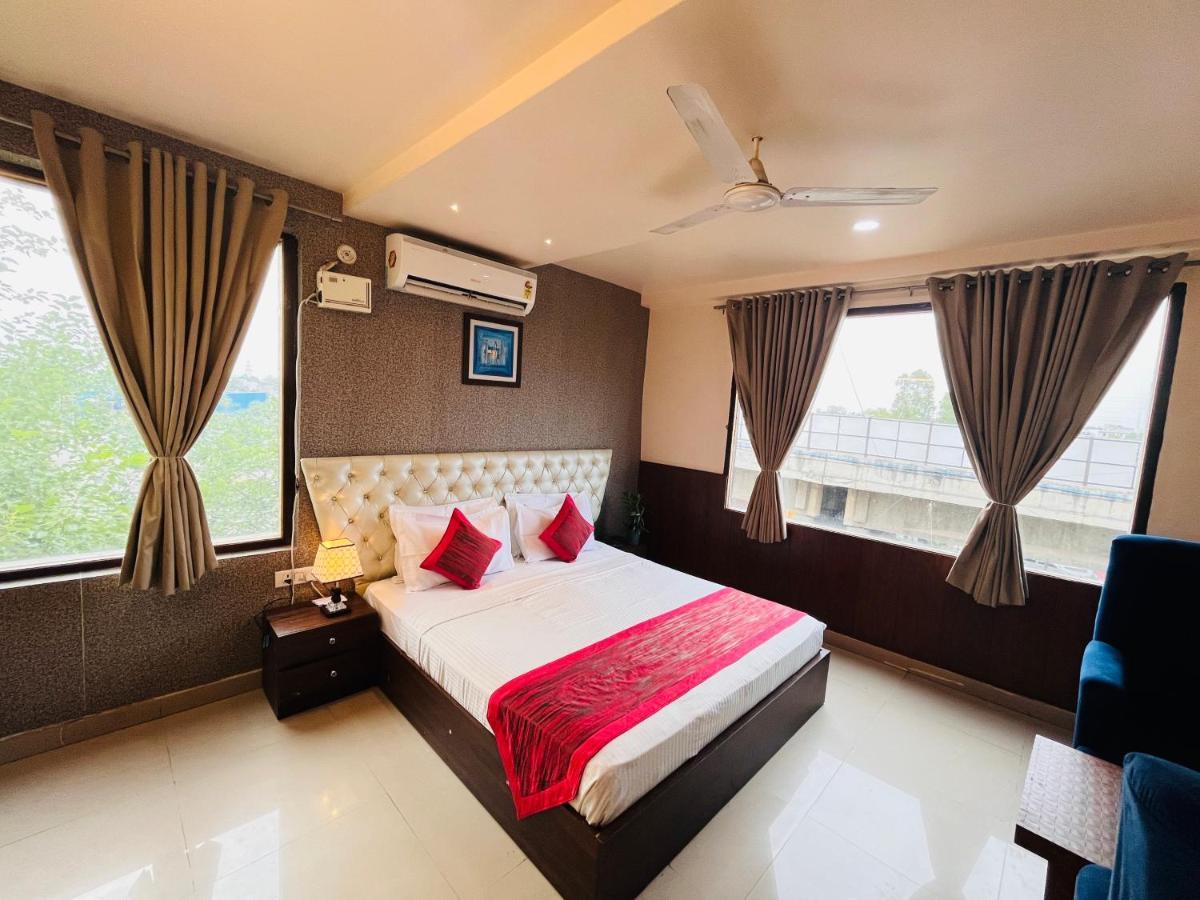 Hotel The Leaf - Gomti Nagar Lucknow Extérieur photo