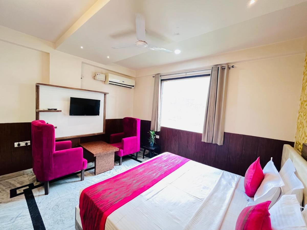 Hotel The Leaf - Gomti Nagar Lucknow Extérieur photo